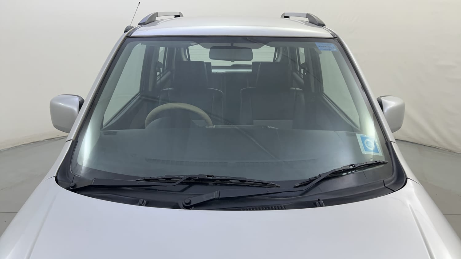 Used 2013 Maruti Suzuki Wagon R 1.0 VXi Petrol Manual exterior FRONT WINDSHIELD VIEW