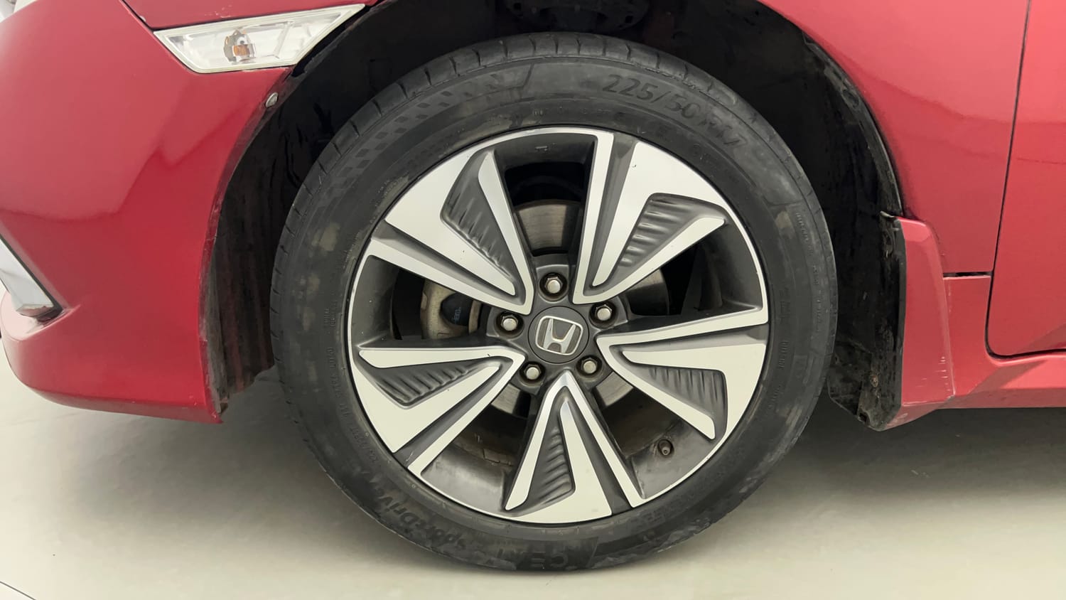 Used 2019 Honda Civic ZX CVT Petrol Petrol Automatic tyres LEFT FRONT TYRE RIM VIEW