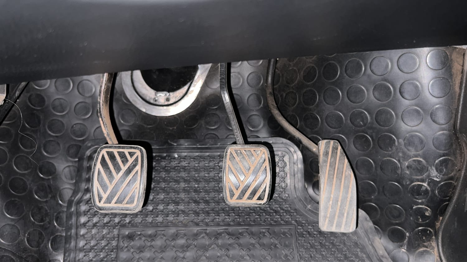 Used 2013 Maruti Suzuki Wagon R 1.0 VXi Petrol Manual interior PEDALS VIEW