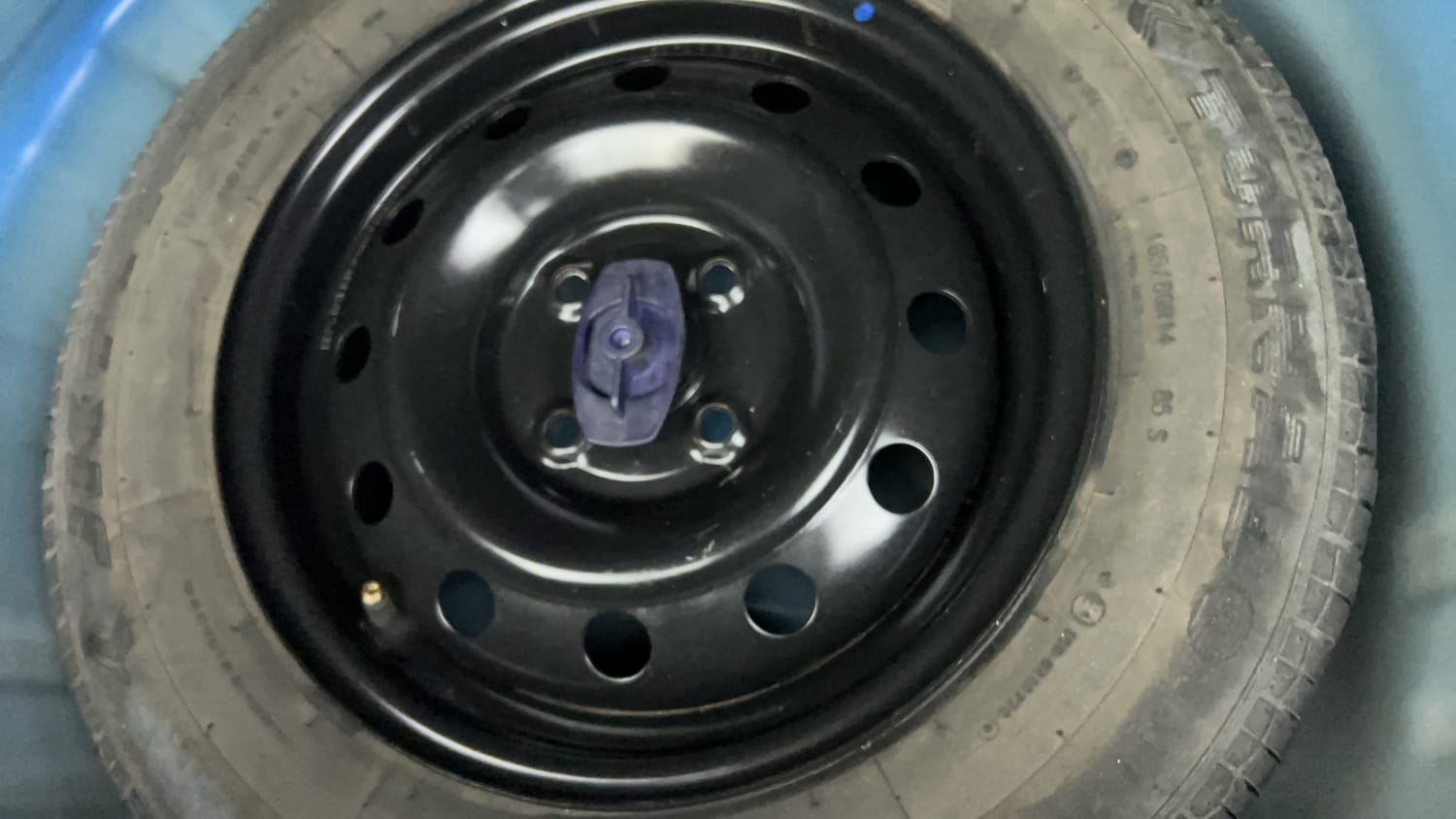 Used 2024 Maruti Suzuki Swift VXi (O) Petrol Manual tyres SPARE TYRE VIEW
