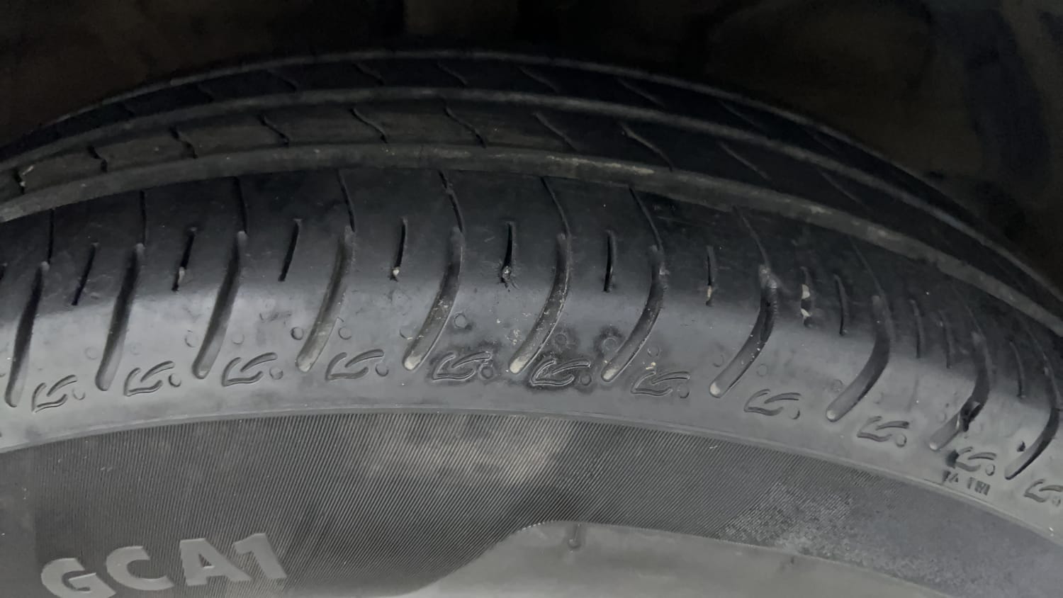 Used 2024 Maruti Suzuki Swift VXi (O) Petrol Manual tyres RIGHT FRONT TYRE TREAD VIEW
