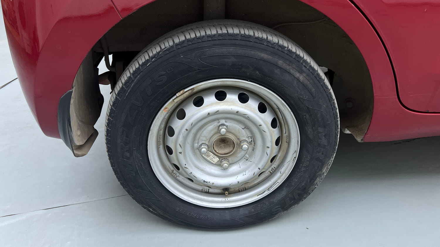 Used 2022 hyundai Santro Sportz Executive CNG Cng Manual tyres RIGHT REAR TYRE RIM VIEW