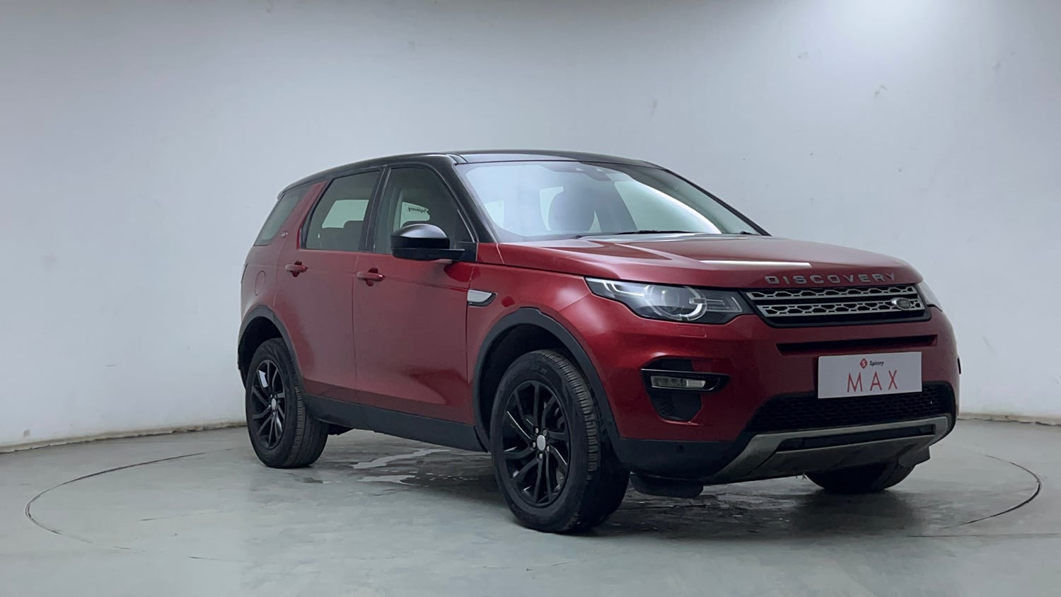 Used 2019 Land Rover Discovery Sport HSE Diesel Automatic exterior RIGHT FRONT CORNER VIEW
