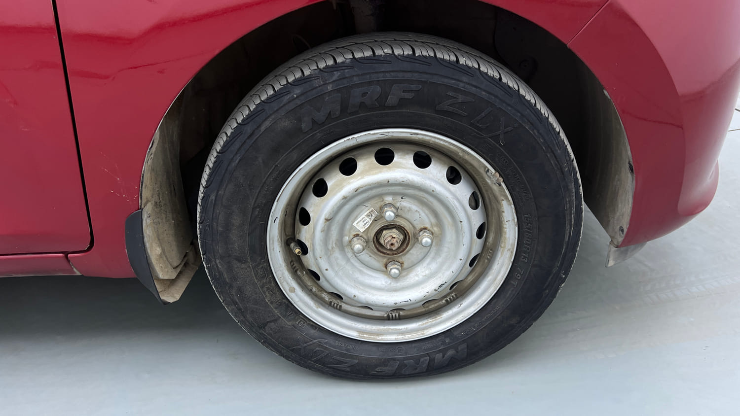 Used 2022 hyundai Santro Sportz Executive CNG Cng Manual tyres RIGHT FRONT TYRE RIM VIEW