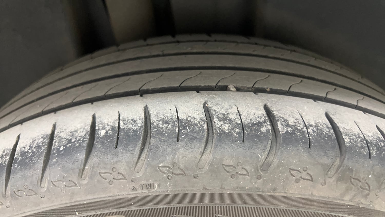 Used 2024 Volkswagen Taigun Comfortline 1.0 TSI MT Petrol Manual tyres RIGHT REAR TYRE TREAD VIEW