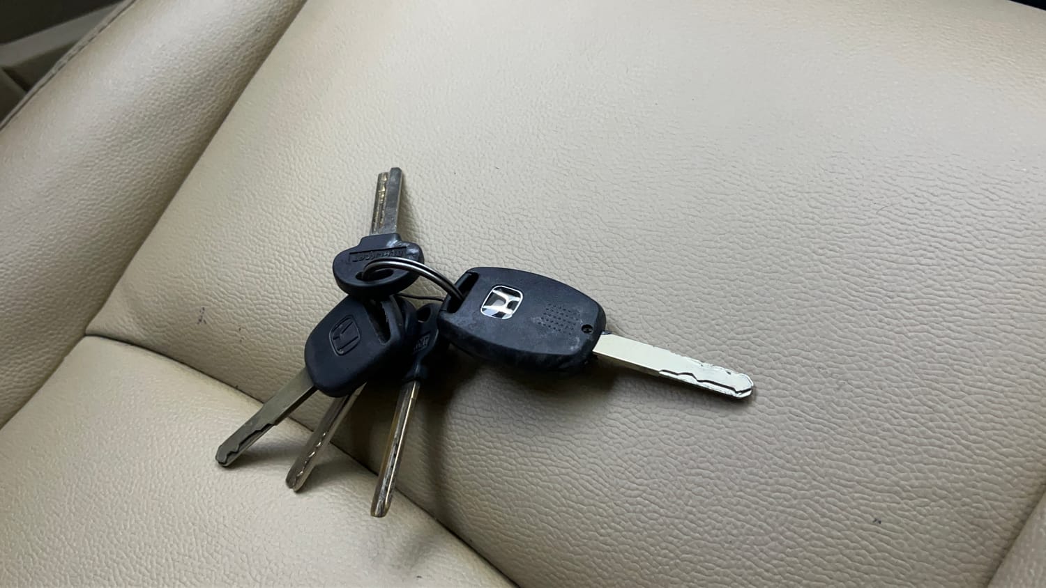 Used 2014 Honda Amaze 1.2 VX i-VTEC Petrol Manual extra CAR KEY VIEW