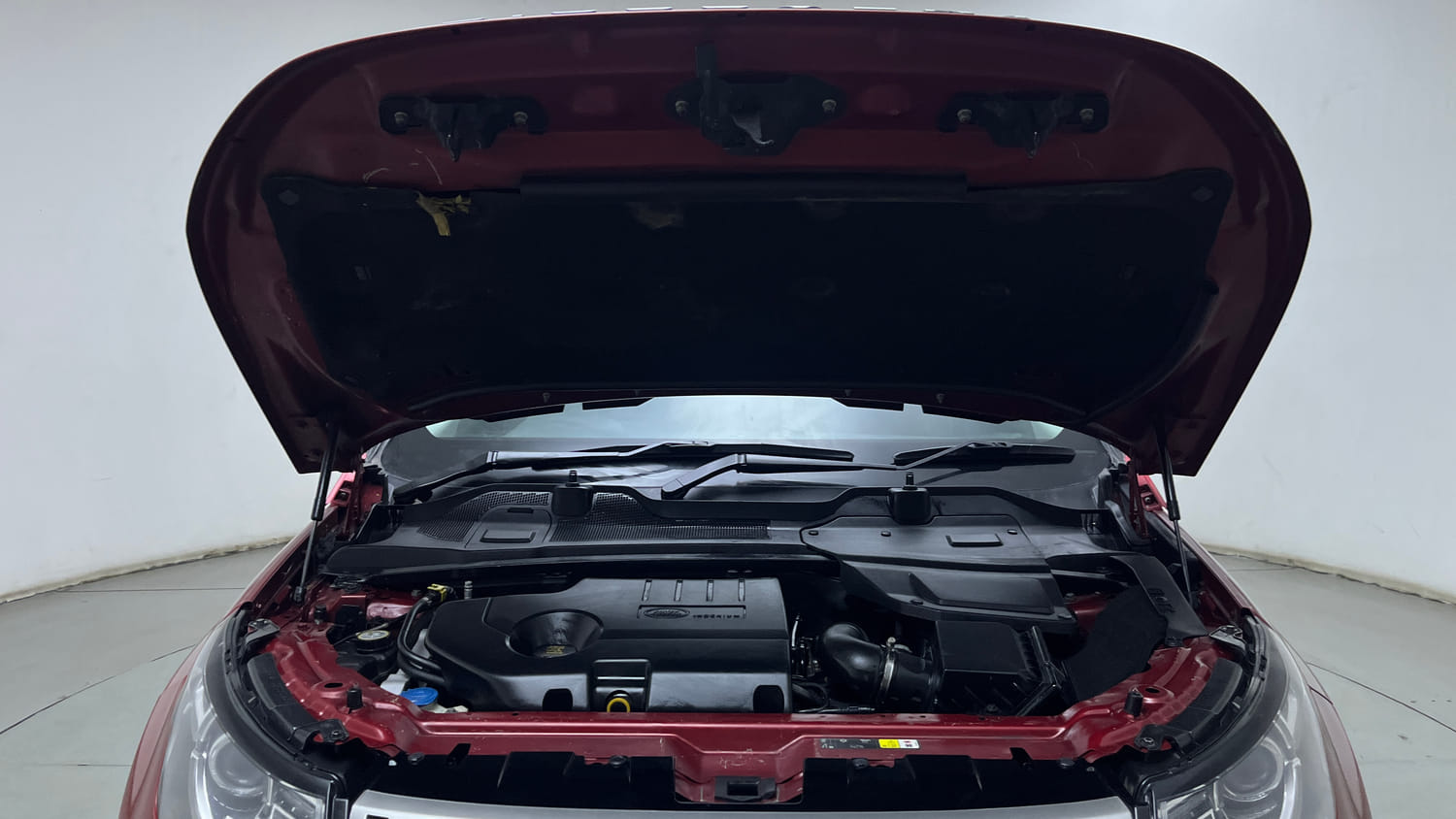 Used 2019 Land Rover Discovery Sport HSE Diesel Automatic engine ENGINE & BONNET OPEN FRONT VIEW