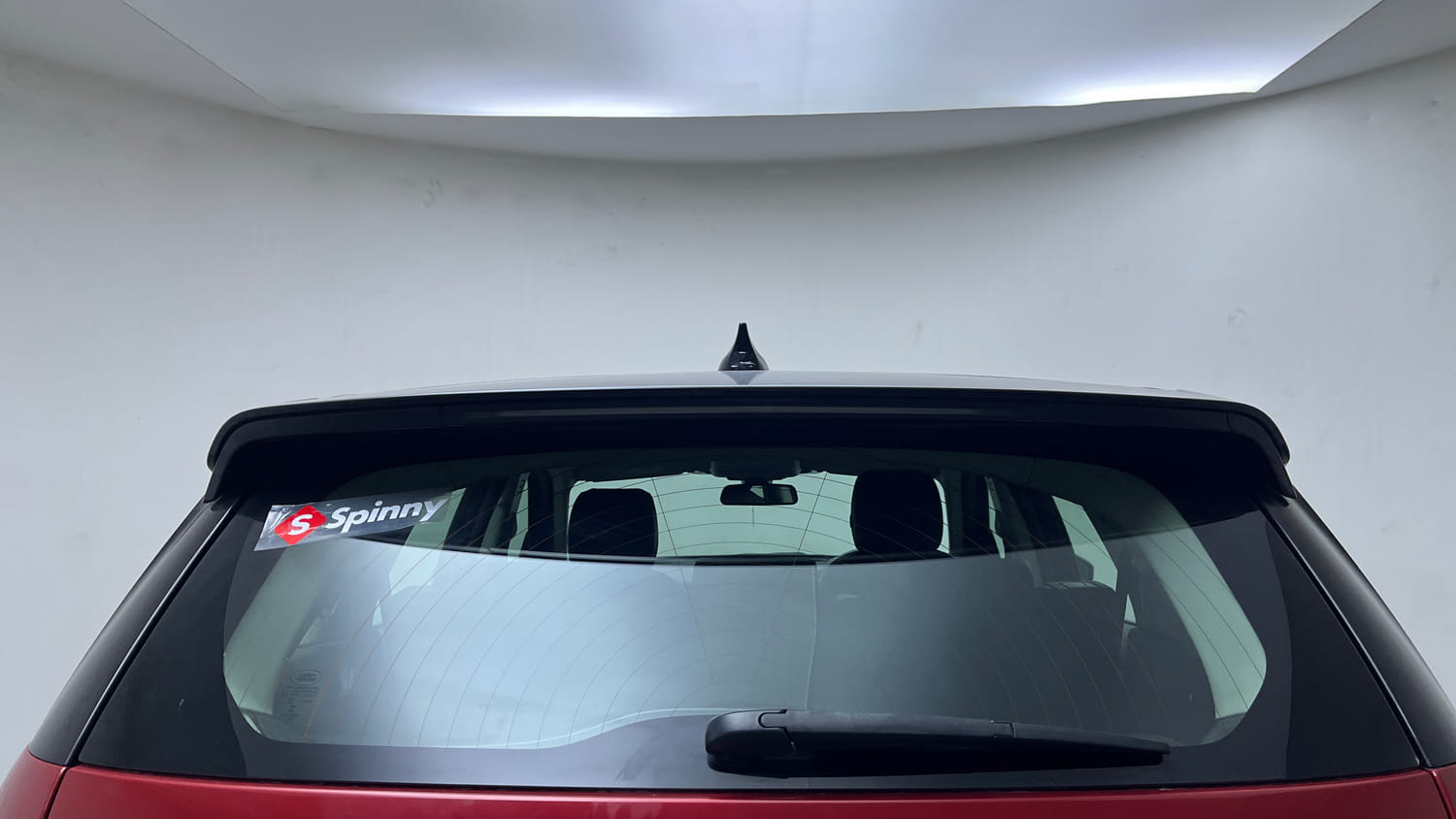 Used 2019 Land Rover Discovery Sport HSE Diesel Automatic exterior BACK WINDSHIELD VIEW