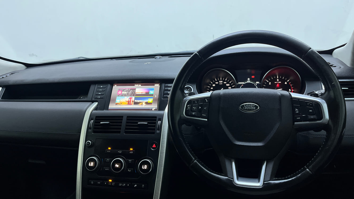 Used 2019 Land Rover Discovery Sport HSE Diesel Automatic interior DASHBOARD VIEW