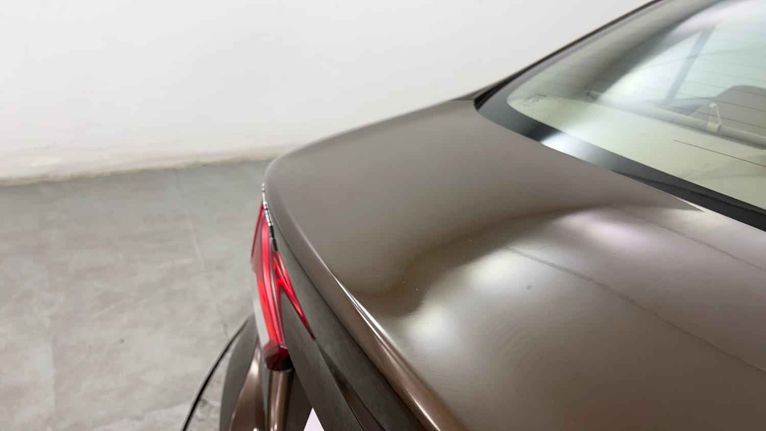 Used 2017 Maruti Suzuki Ciaz ZXi  AT Petrol Automatic dents MINOR SCRATCH