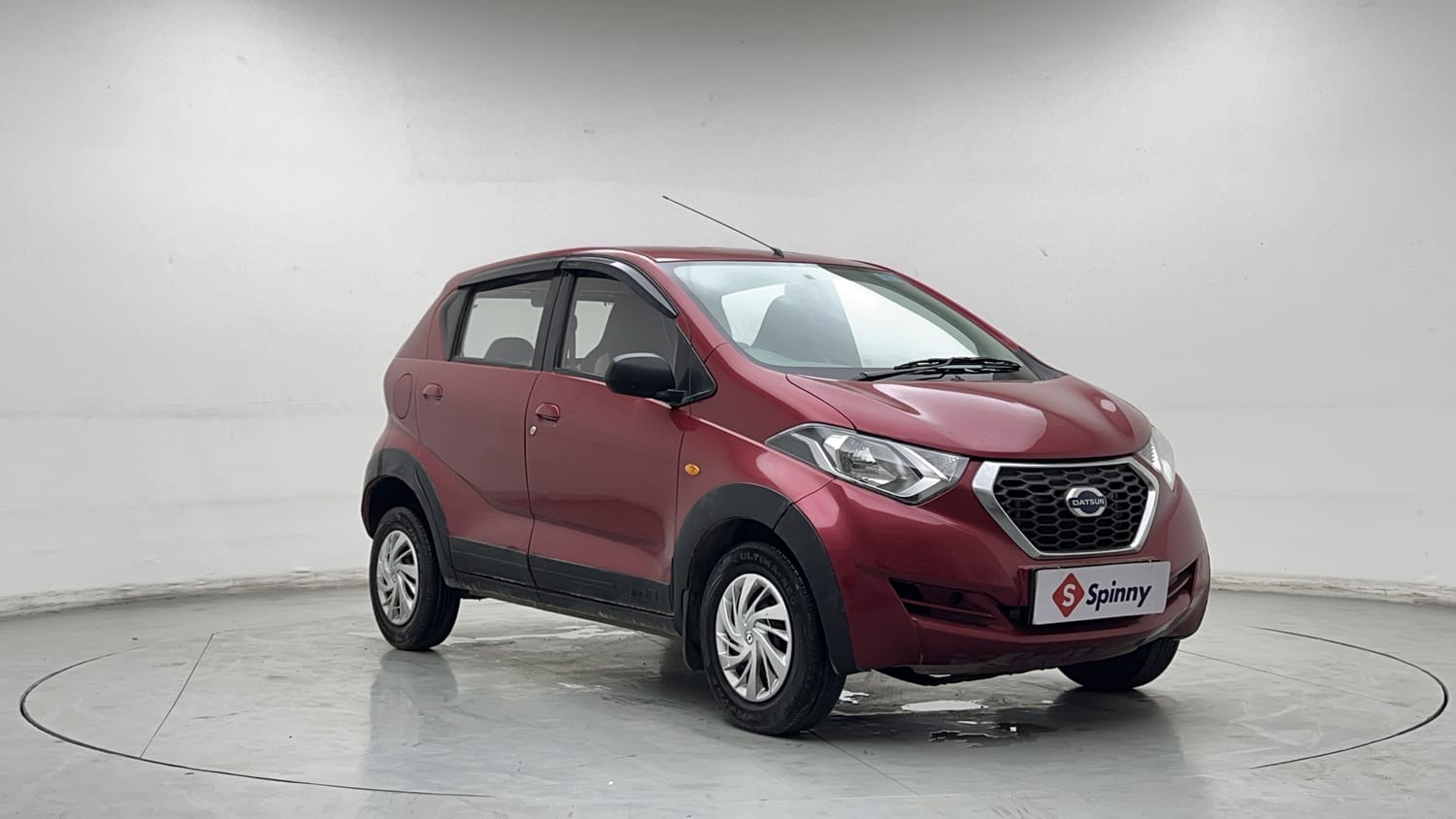 Used 2017 Datsun Redi-GO T (O) Petrol Manual exterior RIGHT FRONT CORNER VIEW