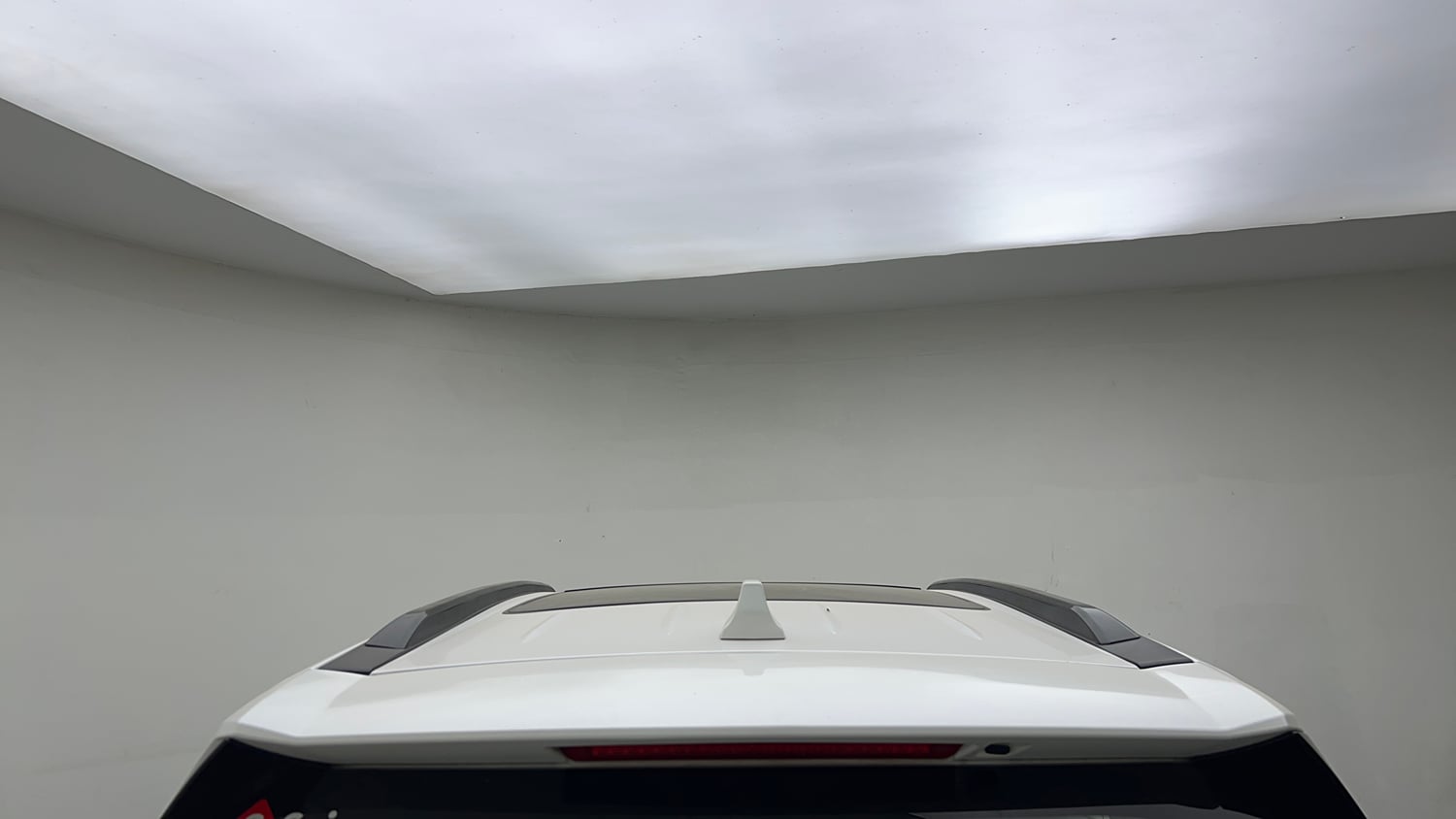 Used 2022 Mahindra XUV700 AX 5 Petrol MT 5 STR Petrol Manual exterior EXTERIOR ROOF VIEW