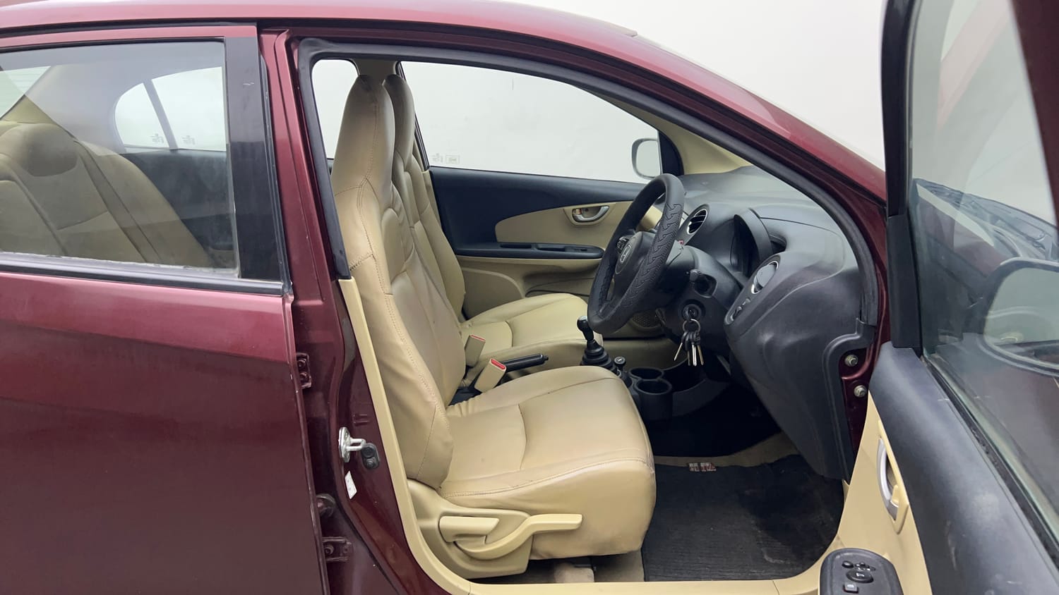 Used 2014 Honda Amaze 1.2 VX i-VTEC Petrol Manual interior RIGHT SIDE FRONT DOOR CABIN VIEW