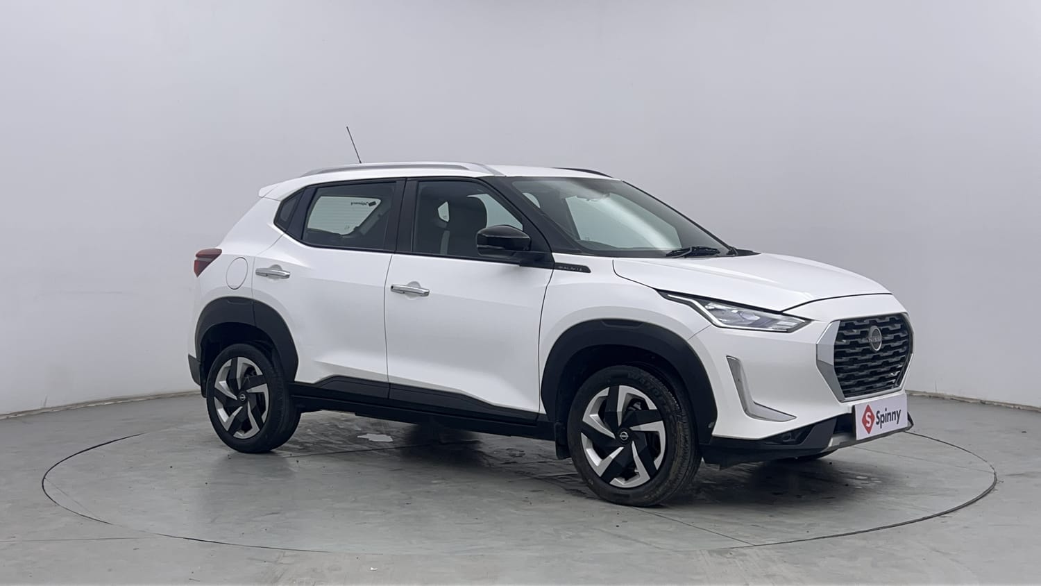 Used 2021 Nissan Magnite XL Turbo CVT Petrol Automatic exterior RIGHT FRONT CORNER VIEW