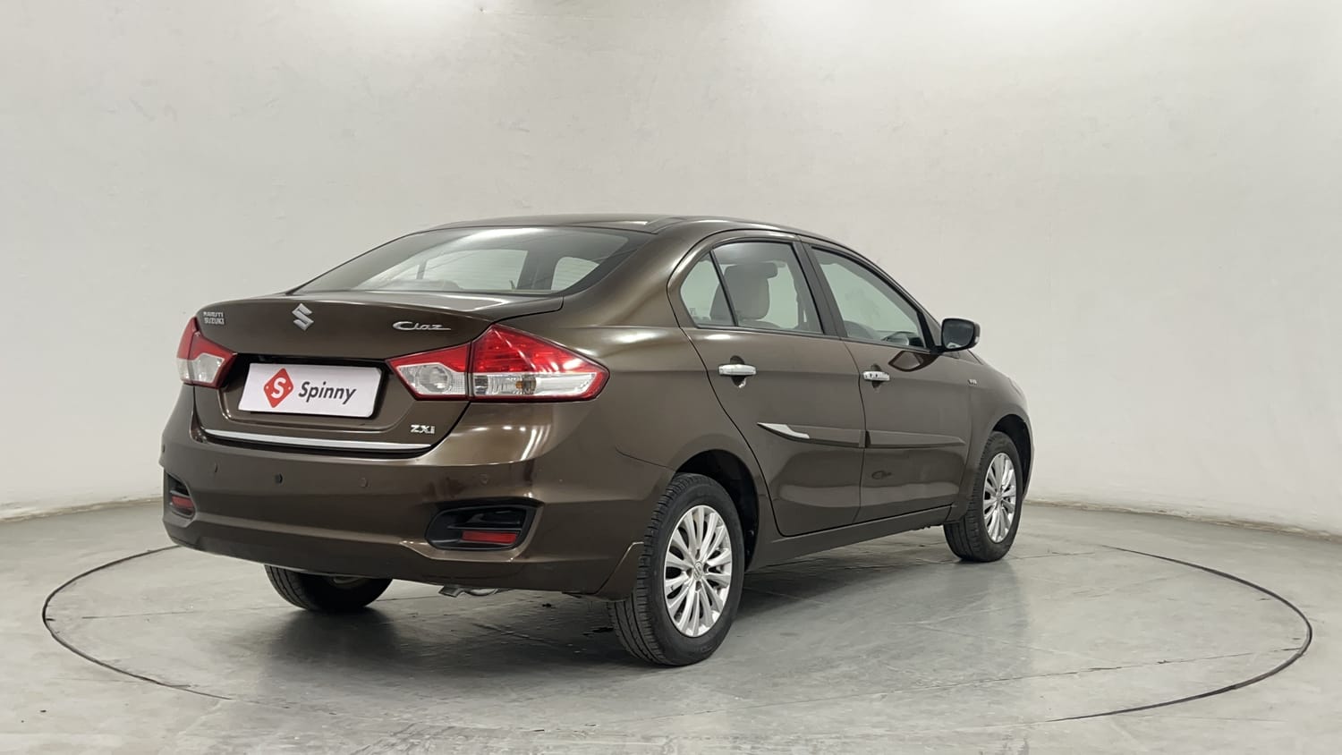 Used 2017 Maruti Suzuki Ciaz ZXi  AT Petrol Automatic exterior RIGHT REAR CORNER VIEW