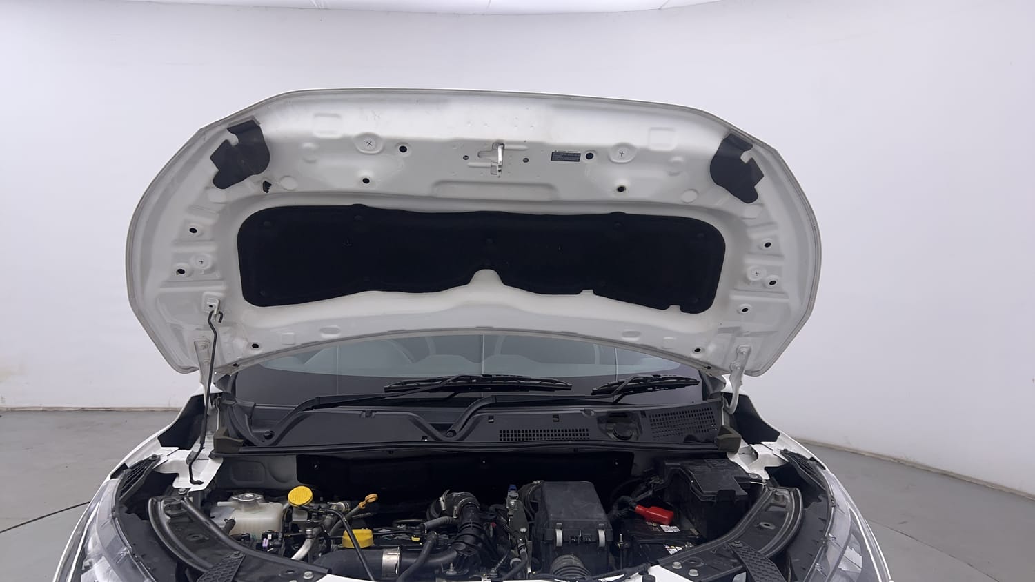 Used 2021 Nissan Magnite XL Turbo CVT Petrol Automatic engine ENGINE & BONNET OPEN FRONT VIEW