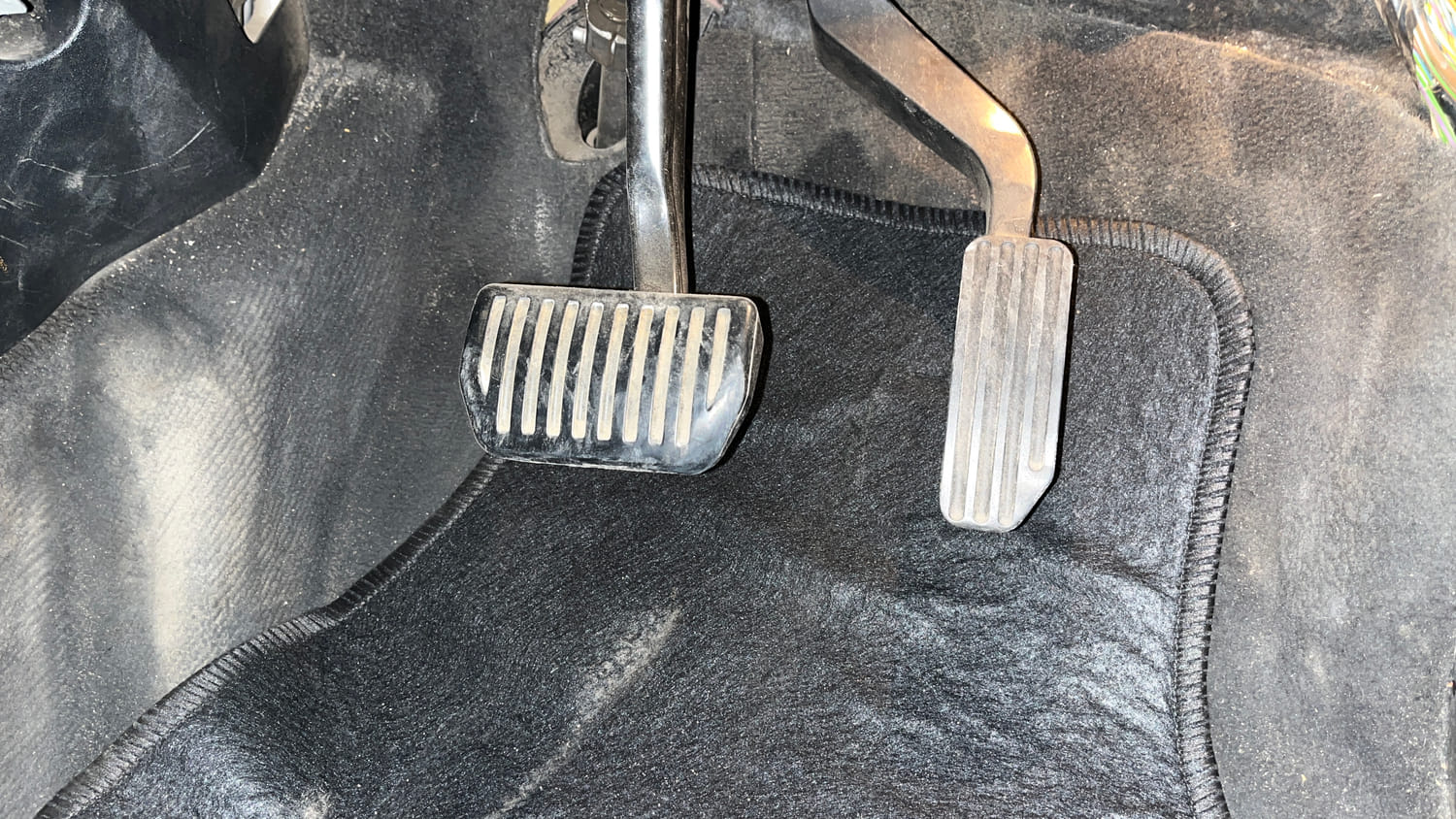 Used 2019 Land Rover Discovery Sport HSE Diesel Automatic interior PEDALS VIEW