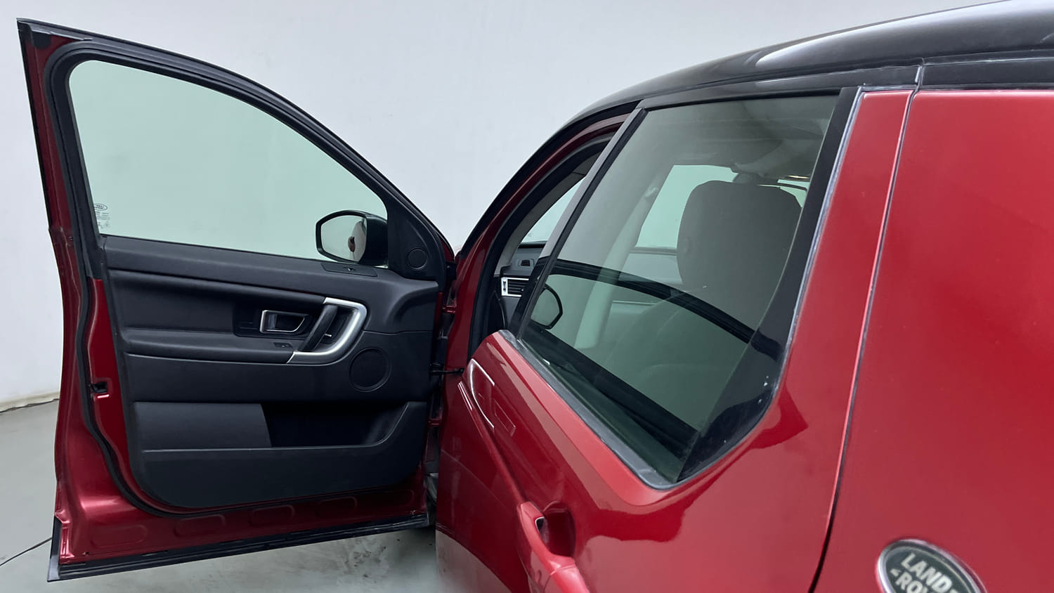 Used 2019 Land Rover Discovery Sport HSE Diesel Automatic interior LEFT FRONT DOOR OPEN VIEW