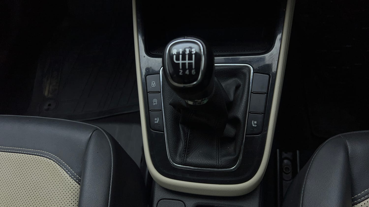 2022 Skoda Slavia Style 1.5L TSI MT-16