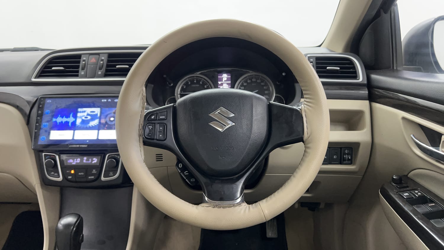 Used 2017 Maruti Suzuki Ciaz ZXi  AT Petrol Automatic interior STEERING VIEW