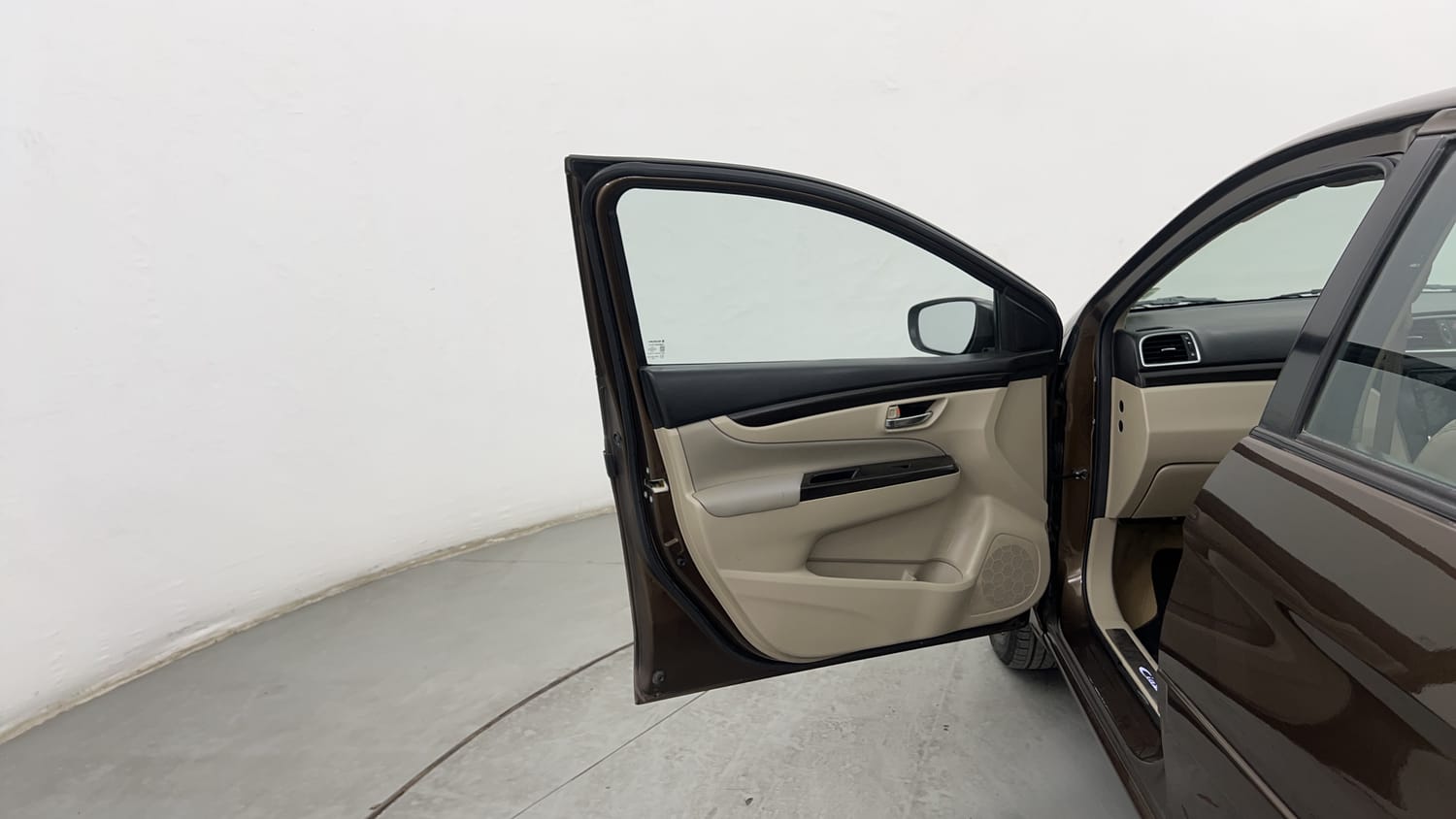 Used 2017 Maruti Suzuki Ciaz ZXi  AT Petrol Automatic interior LEFT FRONT DOOR OPEN VIEW