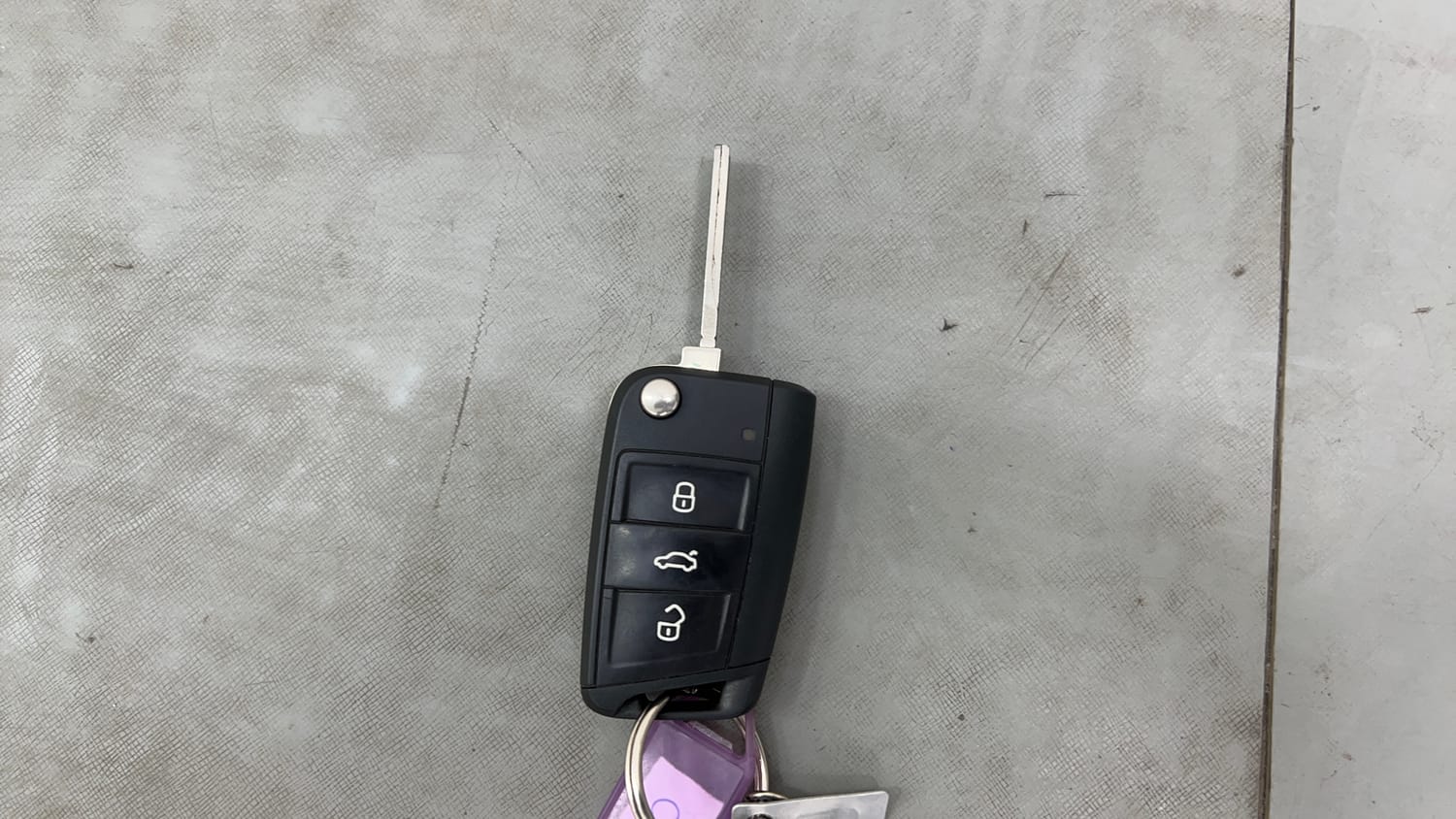 Used 2024 Volkswagen Taigun Comfortline 1.0 TSI MT Petrol Manual extra CAR KEY VIEW