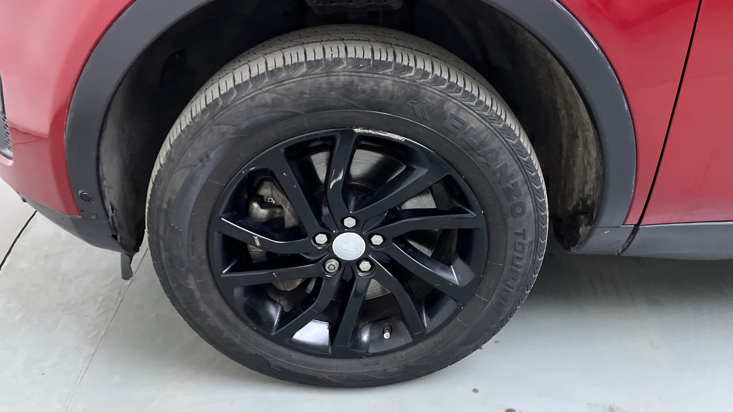 Used 2019 Land Rover Discovery Sport HSE Diesel Automatic tyres LEFT FRONT TYRE RIM VIEW