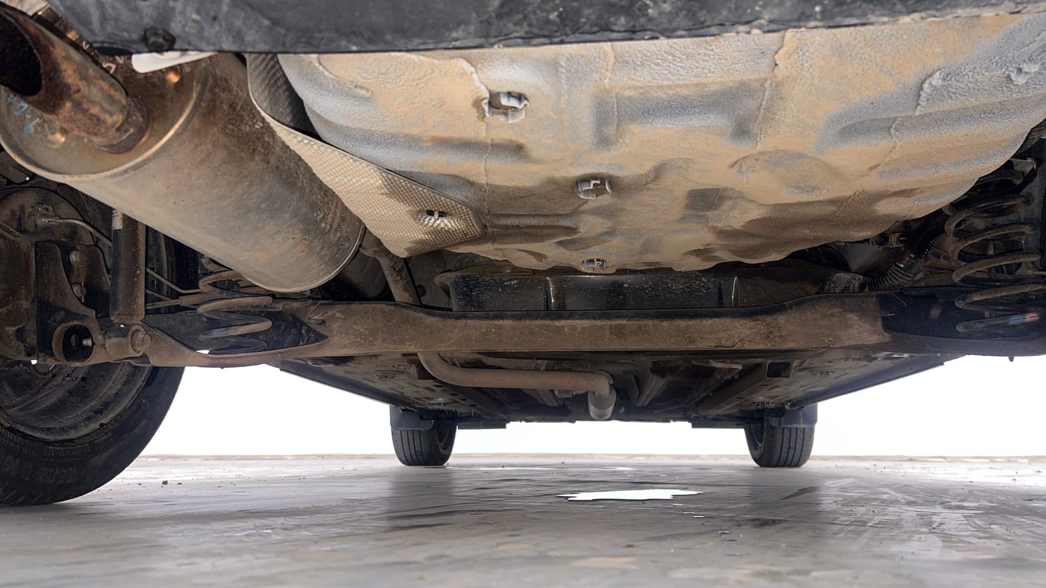 Used 2021 Nissan Magnite XL Turbo CVT Petrol Automatic extra REAR UNDERBODY VIEW (TAKEN FROM REAR)