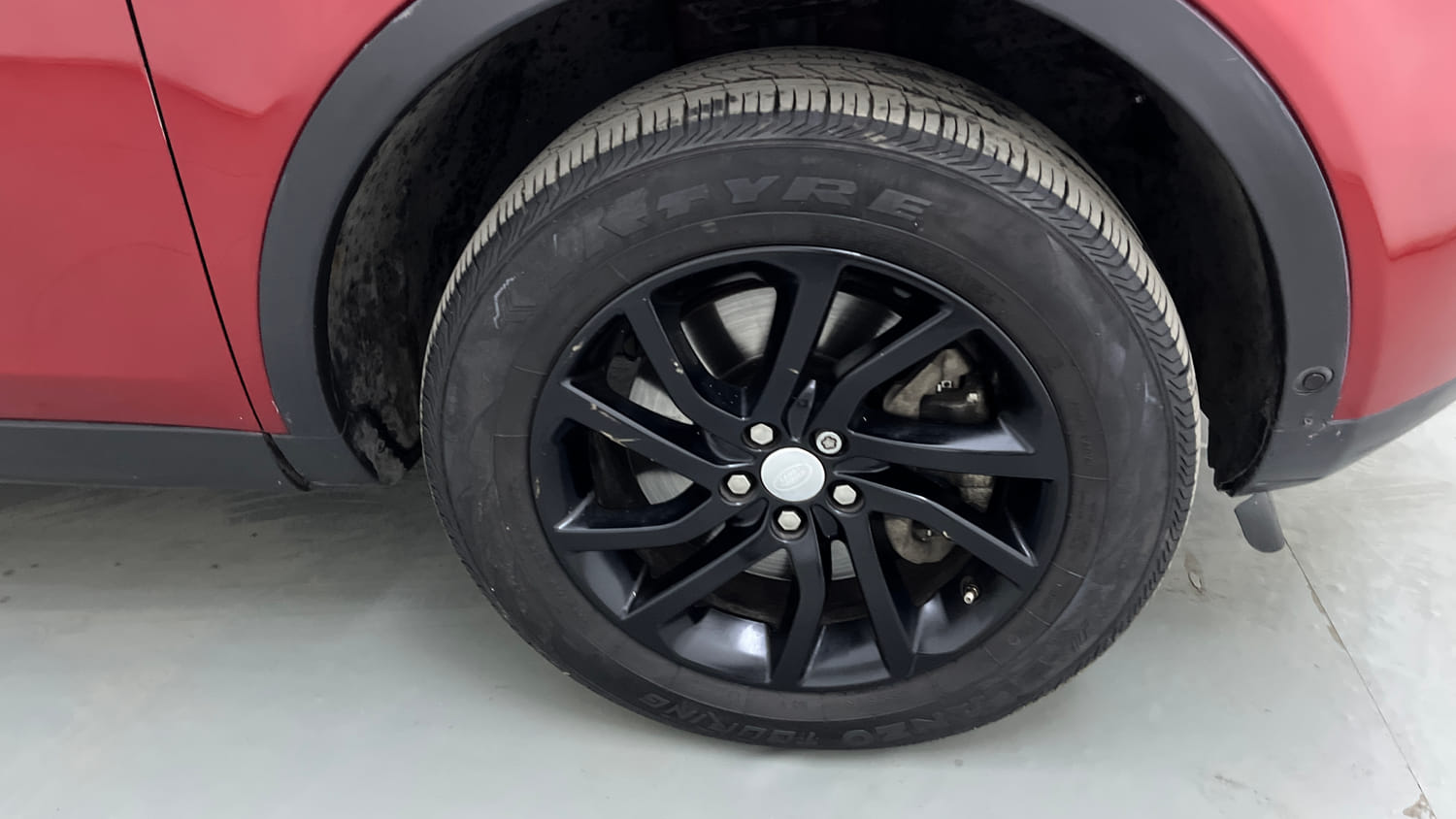 Used 2019 Land Rover Discovery Sport HSE Diesel Automatic tyres RIGHT FRONT TYRE RIM VIEW