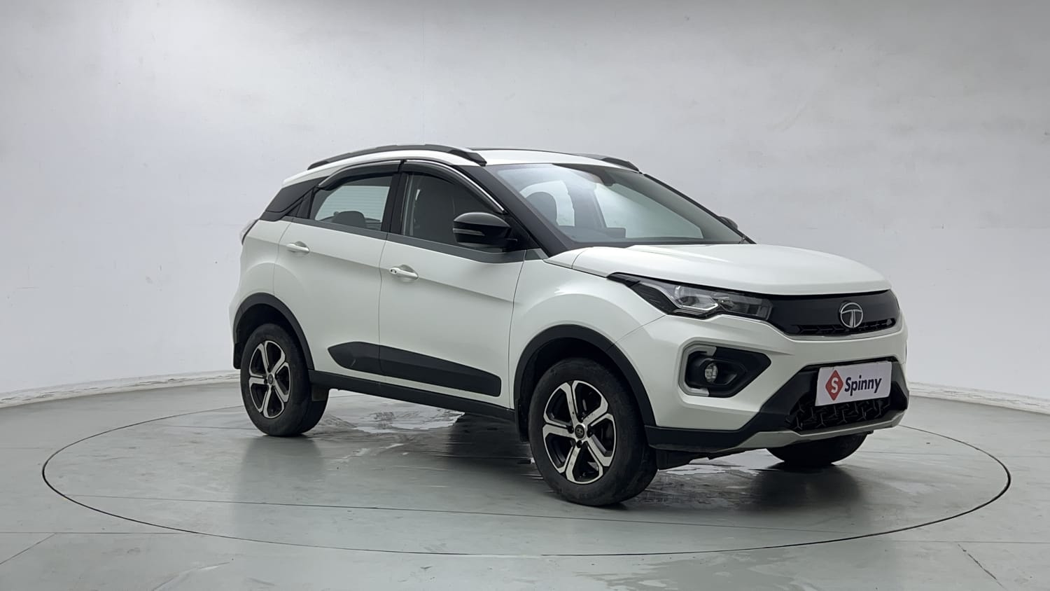 Used 2022 Tata Nexon XZ Plus Diesel (S) Diesel Manual exterior RIGHT FRONT CORNER VIEW