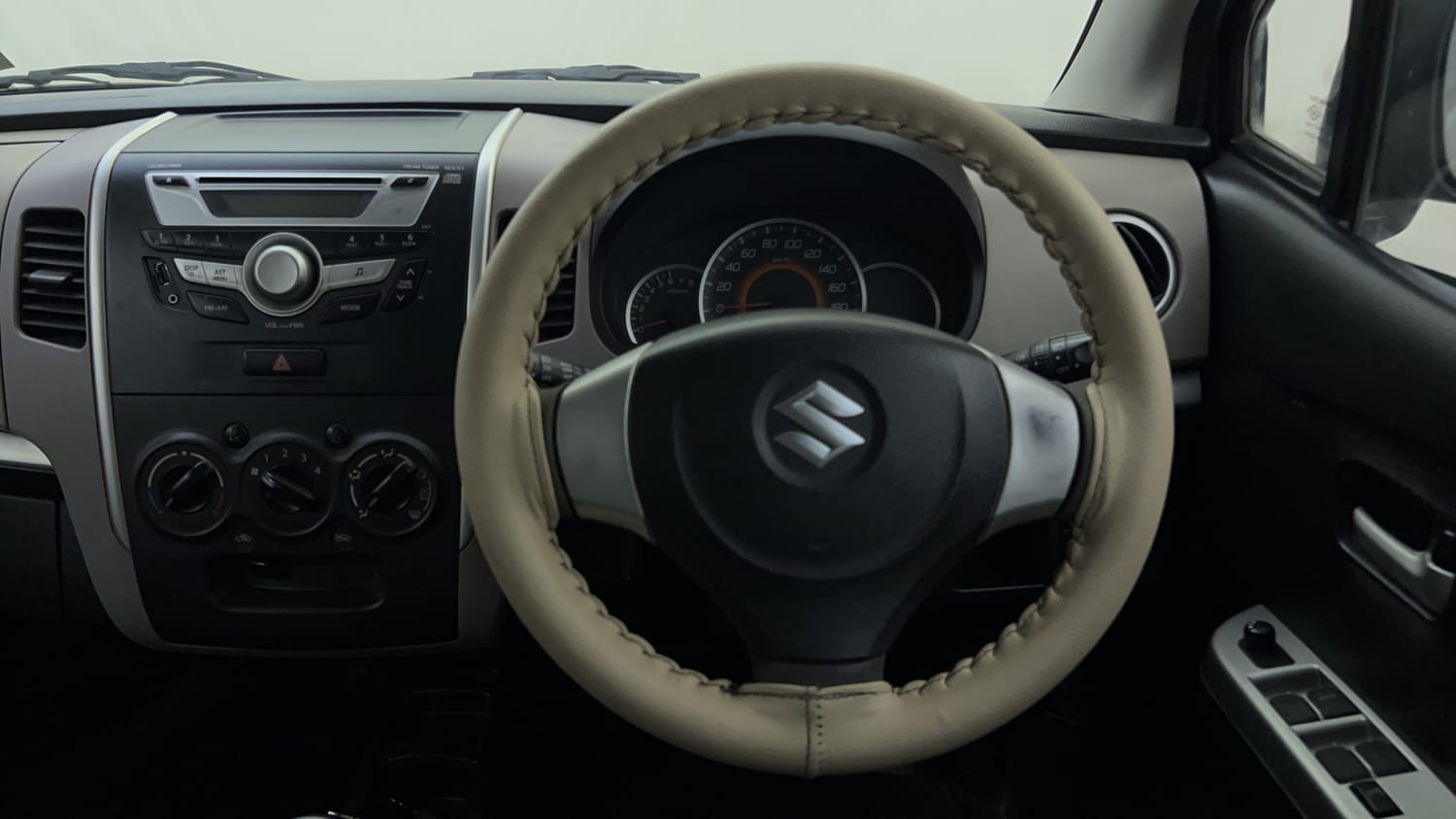 Used 2013 Maruti Suzuki Wagon R 1.0 VXi Petrol Manual interior STEERING VIEW