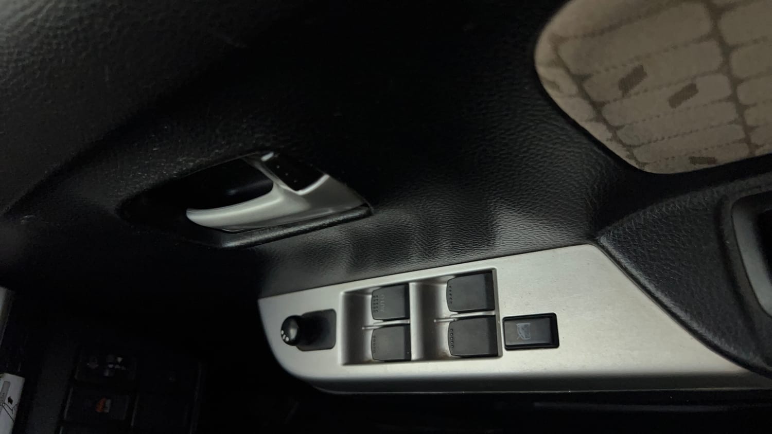 Used 2013 Maruti Suzuki Wagon R 1.0 VXi Petrol Manual top_features Power windows