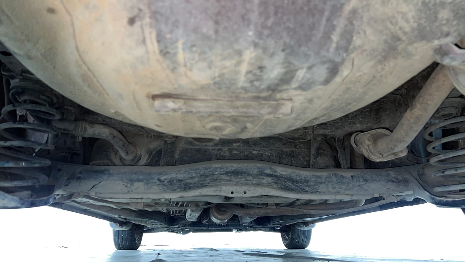Used 2014 Honda Amaze 1.2 VX i-VTEC Petrol Manual extra REAR UNDERBODY VIEW (TAKEN FROM REAR)