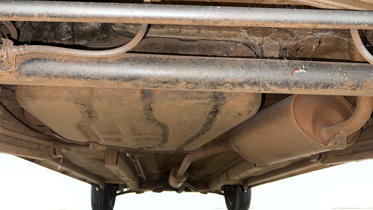 Used 2013 Maruti Suzuki Wagon R 1.0 VXi Petrol Manual extra REAR UNDERBODY VIEW (TAKEN FROM REAR)