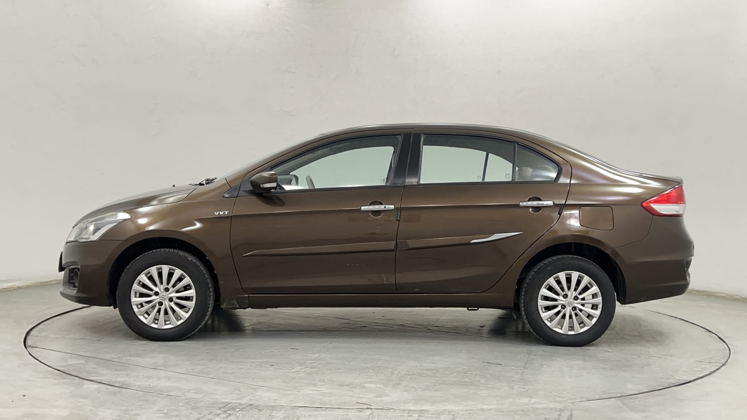 Used 2017 Maruti Suzuki Ciaz ZXi  AT Petrol Automatic exterior LEFT SIDE VIEW