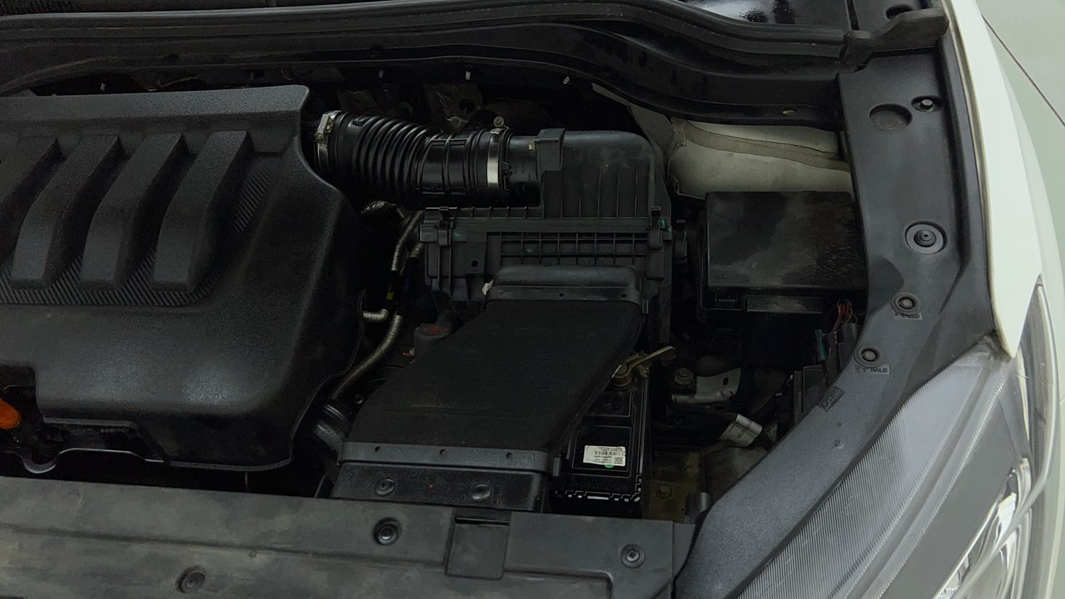 Used 2022 Mahindra XUV700 AX 5 Petrol MT 5 STR Petrol Manual engine ENGINE LEFT SIDE VIEW