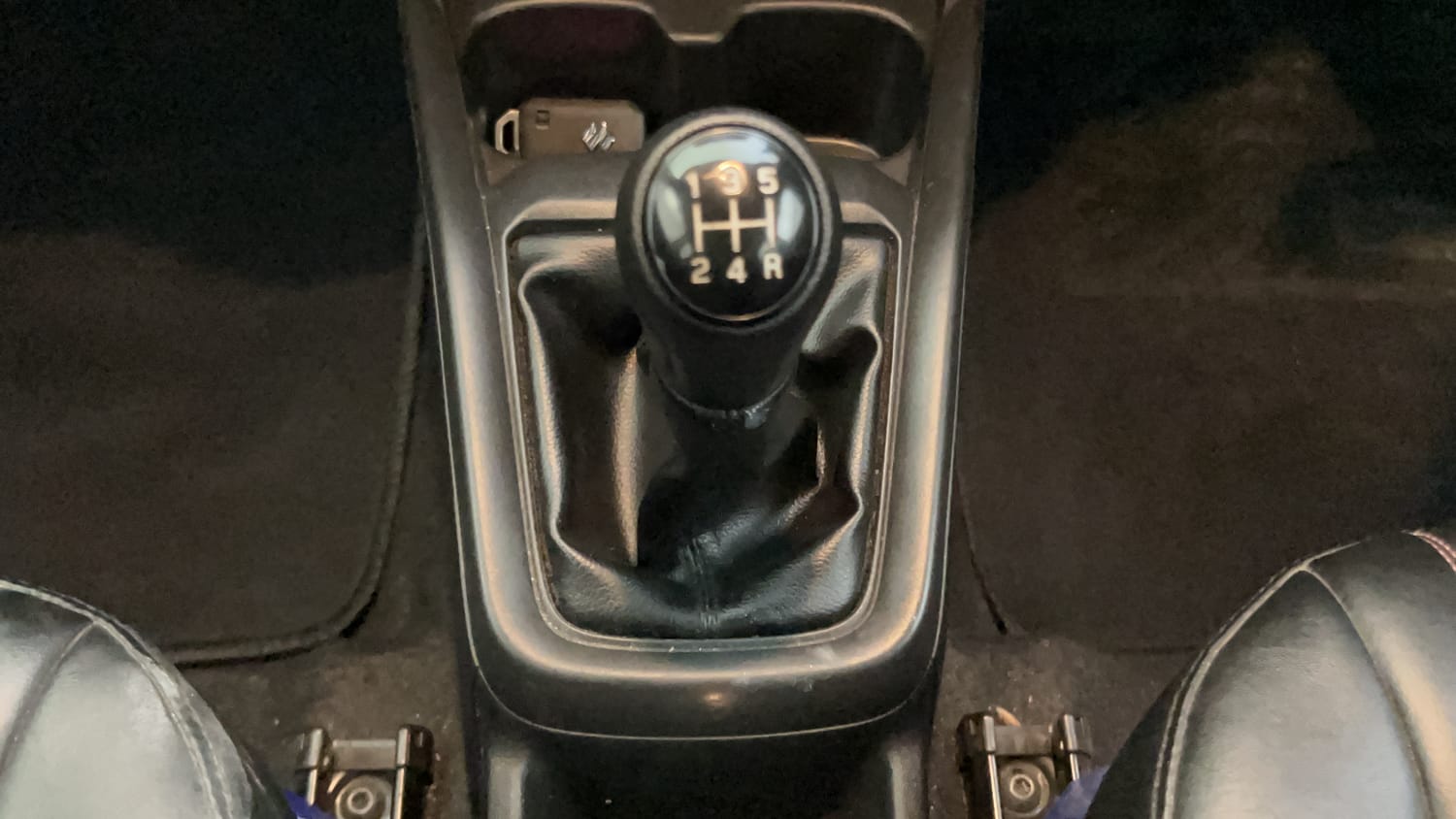Used 2024 Maruti Suzuki Swift VXi (O) Petrol Manual interior GEAR  KNOB VIEW