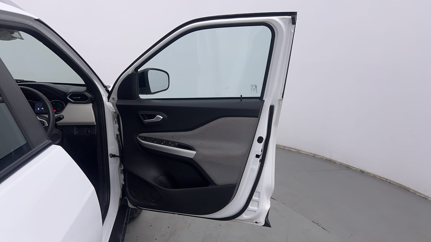 Used 2021 Nissan Magnite XL Turbo CVT Petrol Automatic interior RIGHT FRONT DOOR OPEN VIEW