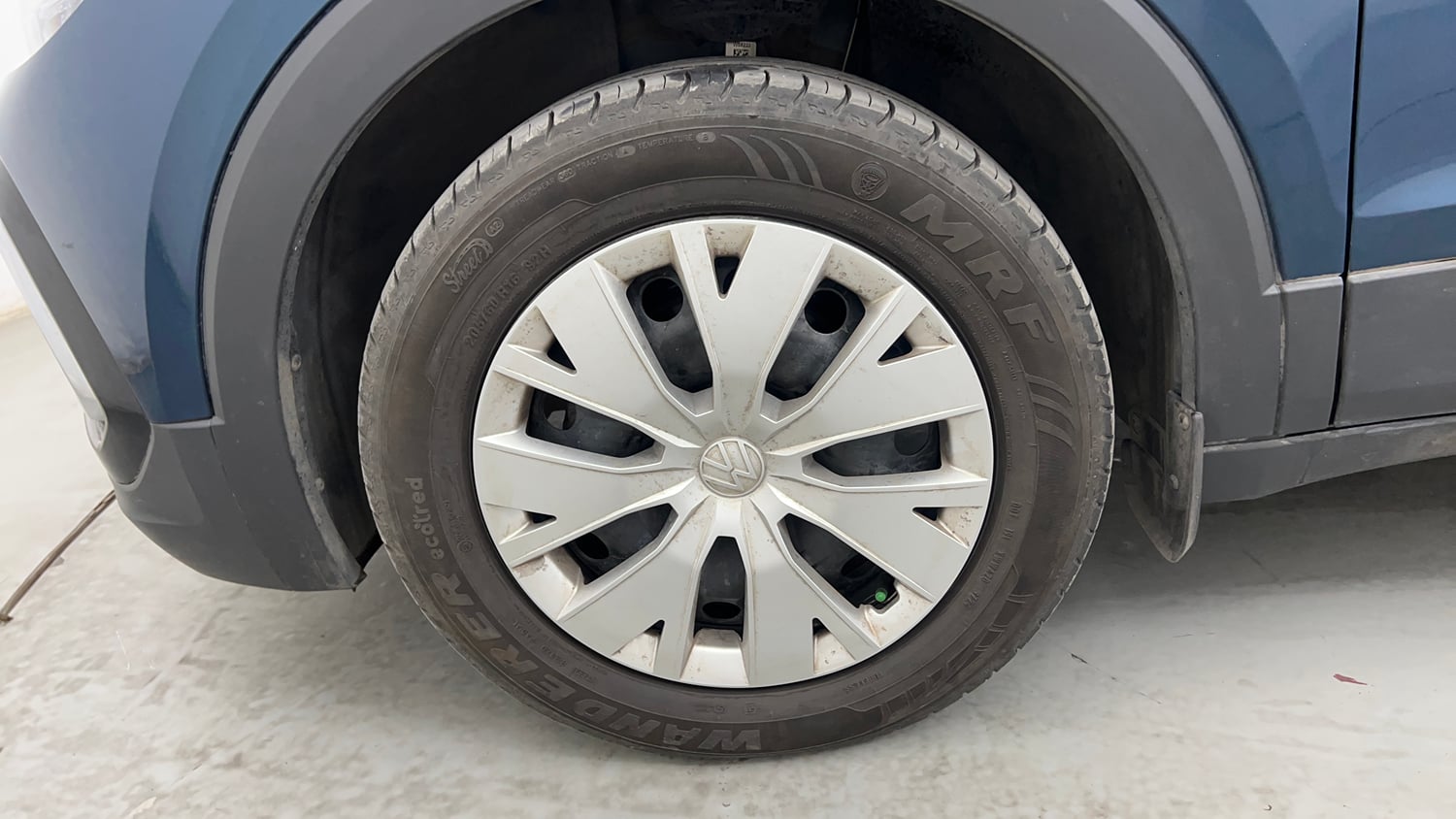 Used 2024 Volkswagen Taigun Comfortline 1.0 TSI MT Petrol Manual tyres LEFT FRONT TYRE RIM VIEW