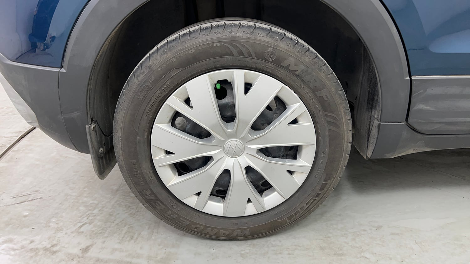 Used 2024 Volkswagen Taigun Comfortline 1.0 TSI MT Petrol Manual tyres RIGHT REAR TYRE RIM VIEW