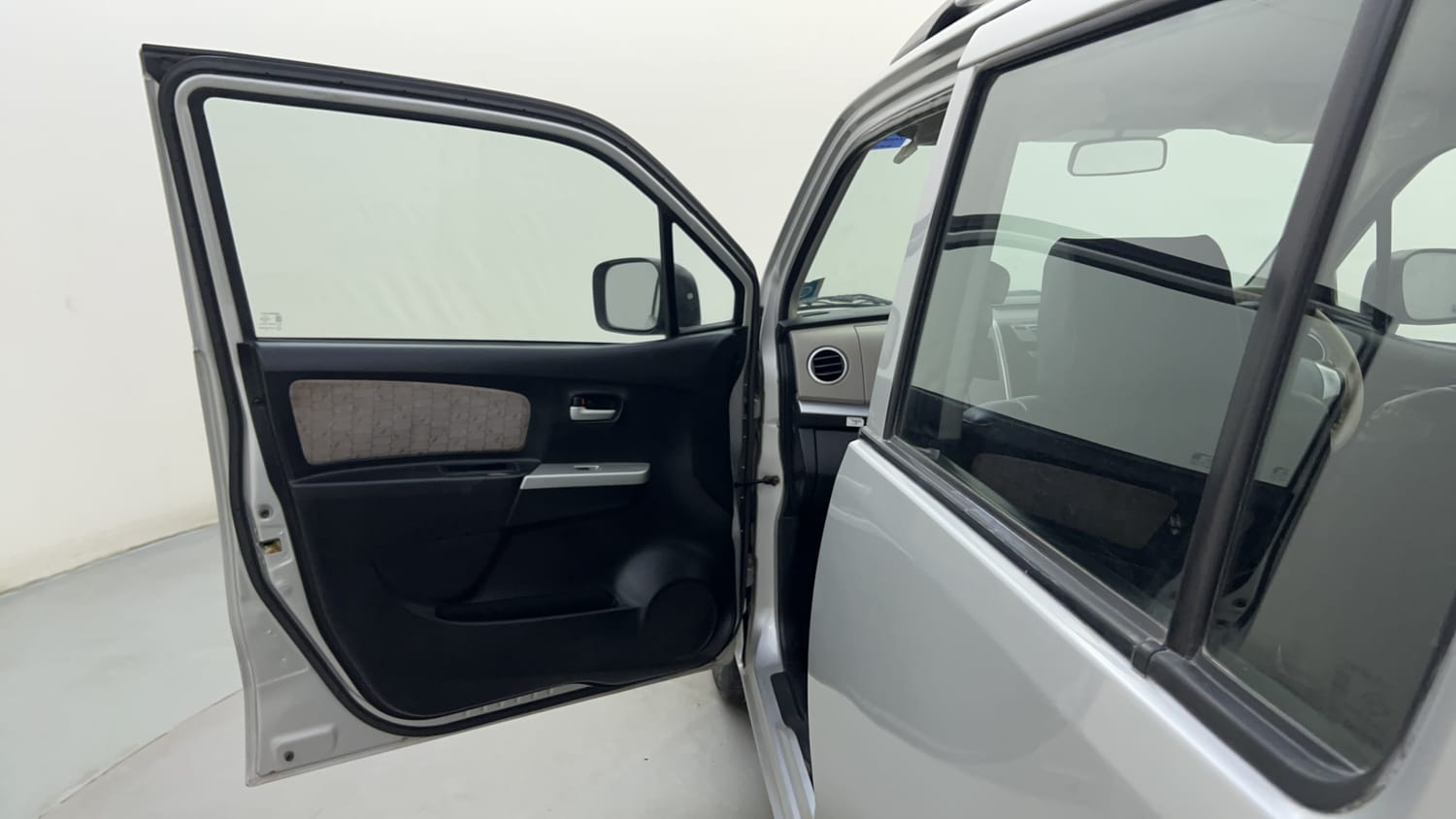 Used 2013 Maruti Suzuki Wagon R 1.0 VXi Petrol Manual interior LEFT FRONT DOOR OPEN VIEW