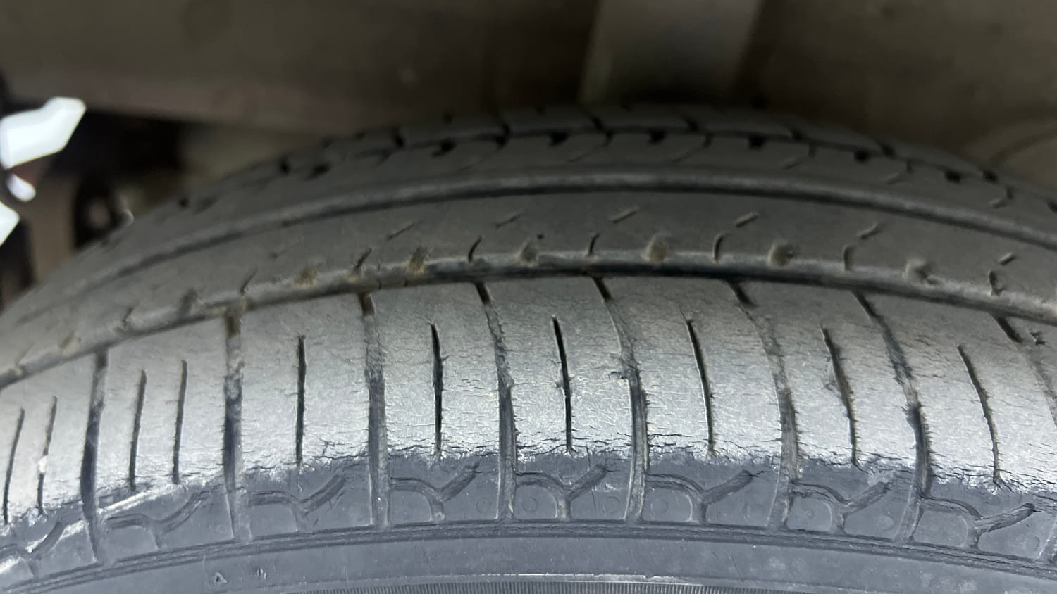 Used 2022 hyundai Santro Sportz Executive CNG Cng Manual tyres RIGHT REAR TYRE TREAD VIEW