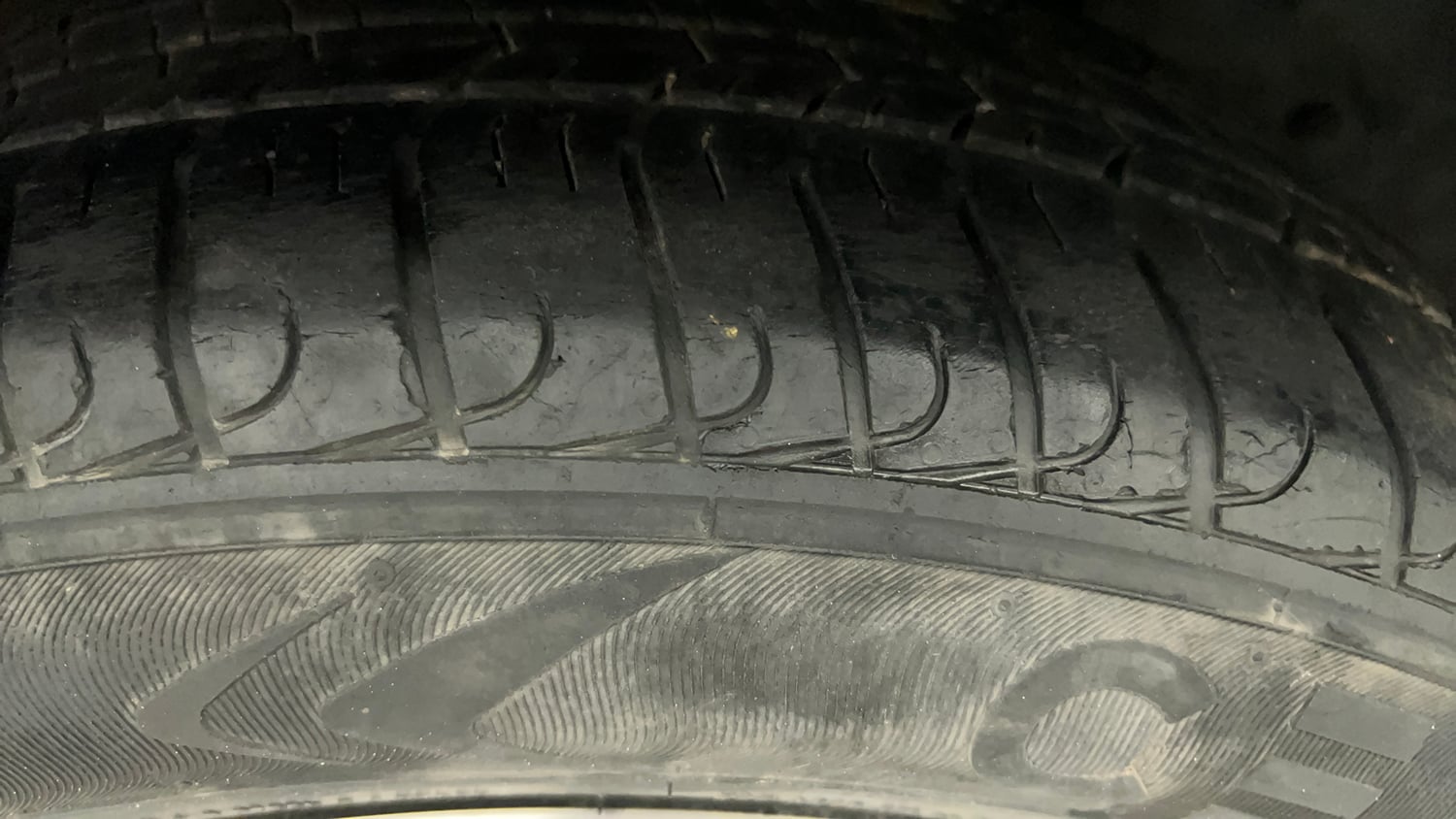 Used 2019 Hyundai Creta SX 1.6 AT CRDi Diesel Automatic tyres LEFT REAR TYRE TREAD VIEW