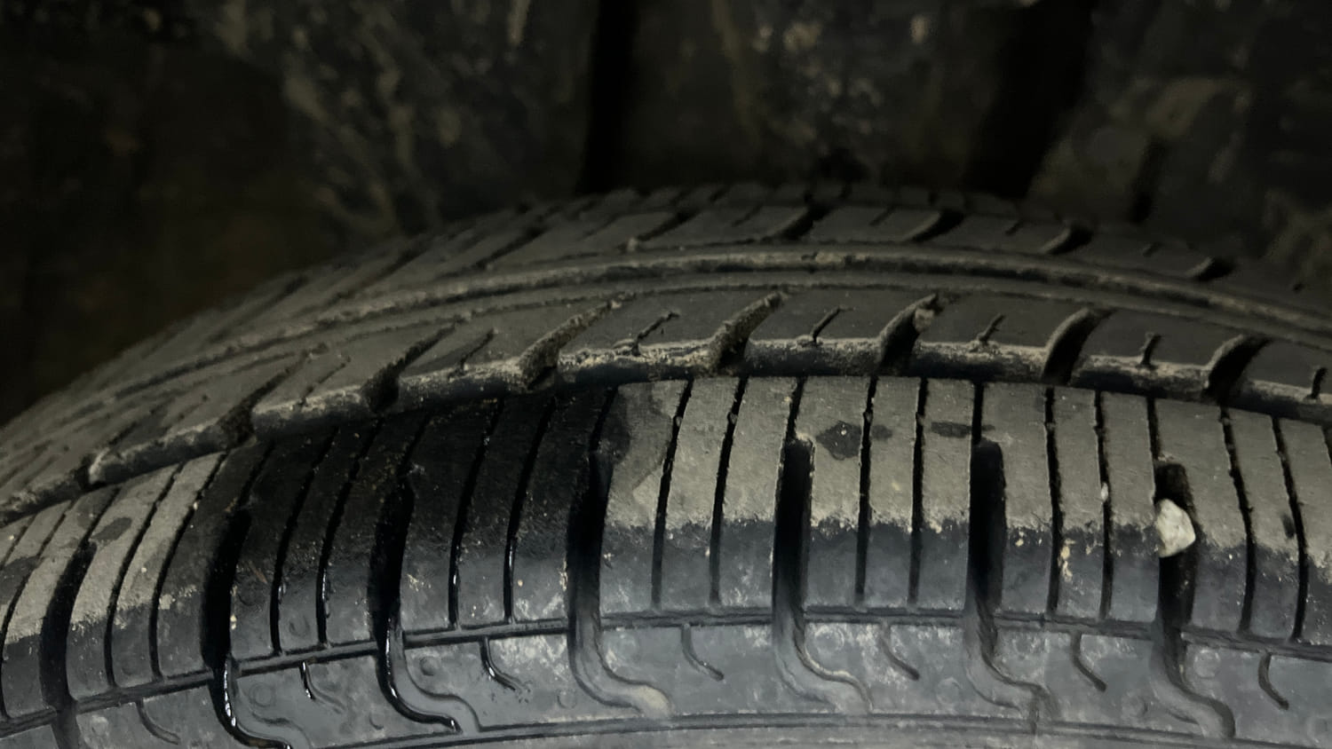 Used 2016 Renault Kwid RXT Petrol Manual tyres RIGHT FRONT TYRE TREAD VIEW