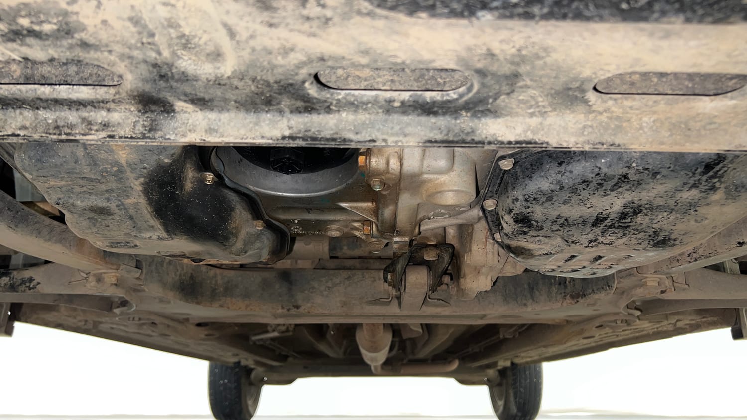 Used 2022 Renault Kiger RXT (O) Turbo CVT Dual Tone Petrol Automatic extra FRONT LEFT UNDERBODY VIEW