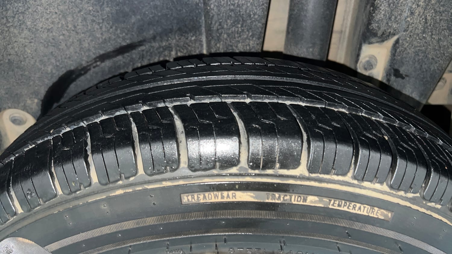 Used 2015 Maruti Suzuki Swift VXi Petrol Manual tyres LEFT REAR TYRE TREAD VIEW