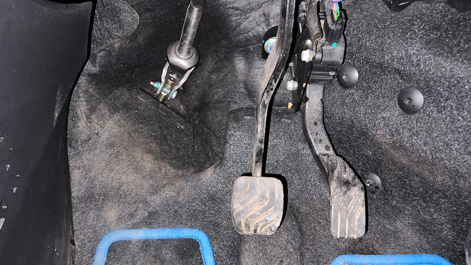 Used 2022 Renault Kiger RXT (O) Turbo CVT Dual Tone Petrol Automatic interior PEDALS VIEW
