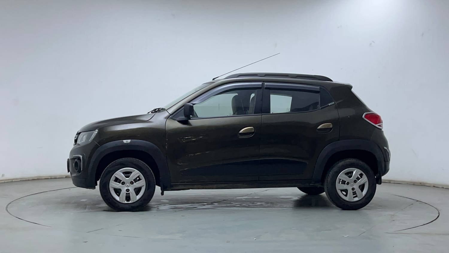 Used 2016 Renault Kwid RXT Petrol Manual exterior LEFT SIDE VIEW