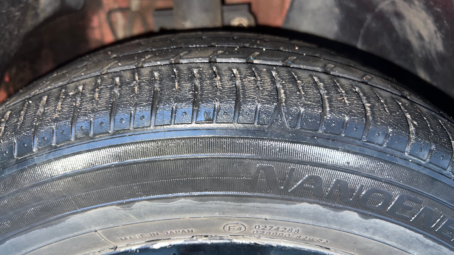 Used 2016 Volkswagen Polo Highline1.2L (P) Petrol Manual tyres RIGHT FRONT TYRE TREAD VIEW
