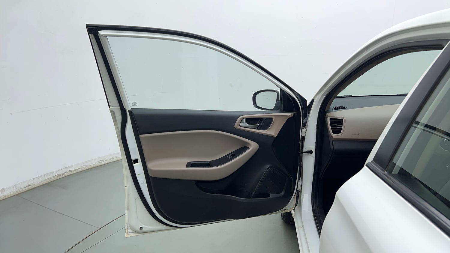 Used 2019 Hyundai Elite i20 Asta 1.2 Petrol Manual interior LEFT FRONT DOOR OPEN VIEW